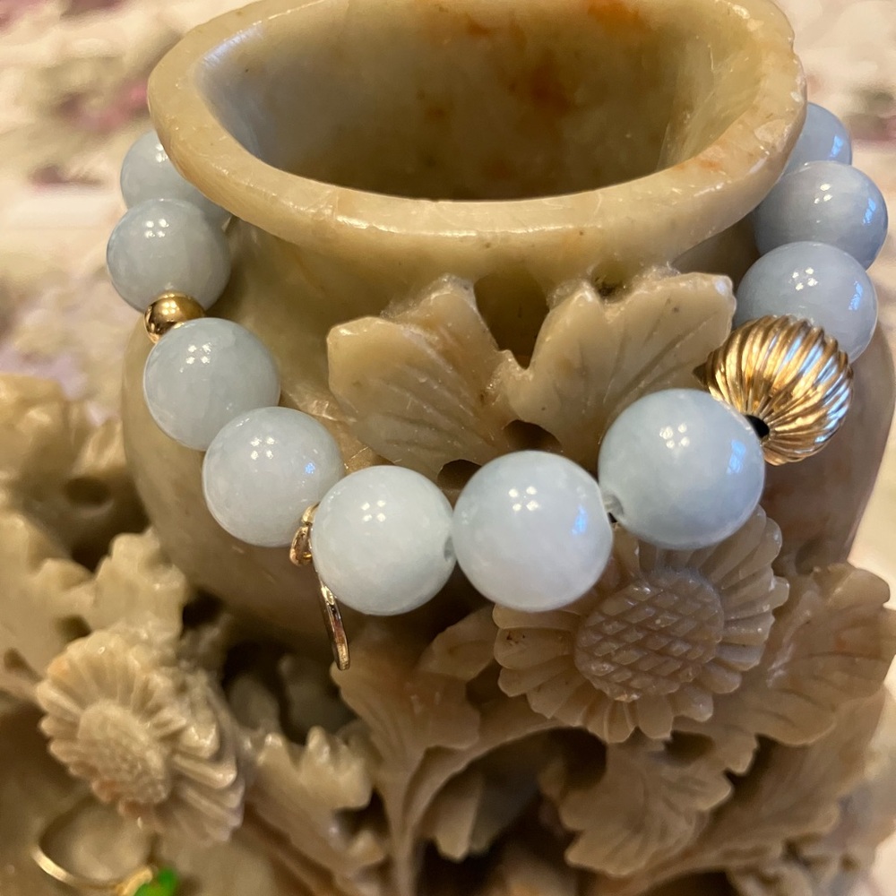 ANGELITE STONES BEAUTIFUL LIGHT BLUE WITH GOLD HEART AND SPACERS - Picture 12 of 13